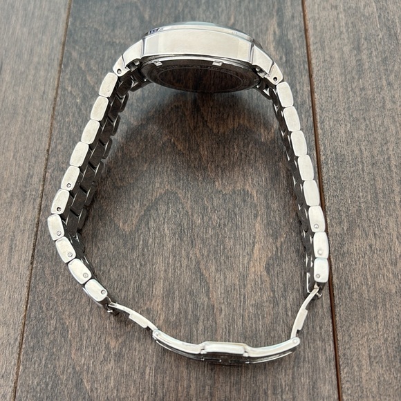 MICHAEL KORS Chronograph White Mother of Pearl Walcott Women's Watch, Jewellery - Picture 13 of 13